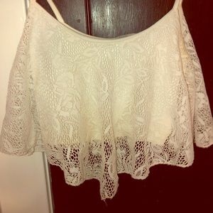 Floral crop top perfect for the summer! 🌅